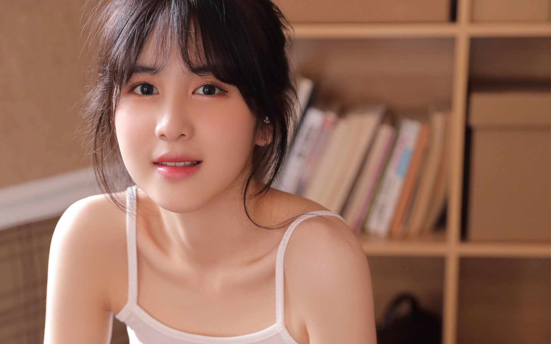 跳水环节中立代表队A动作干净利落，跳水比赛的顺序