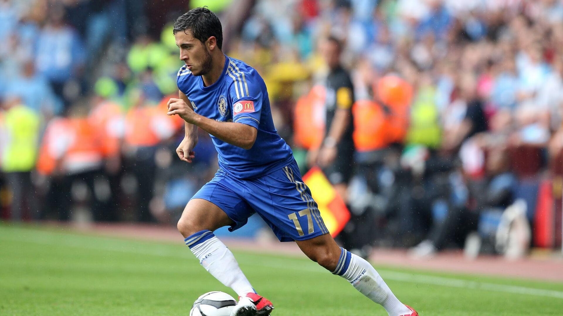 国足比赛高压逼抢执行力度分析，足球高压战术